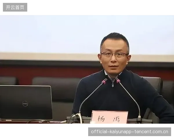 柔道赛场惊现“掀翻裁判”事件，引发舆论热议